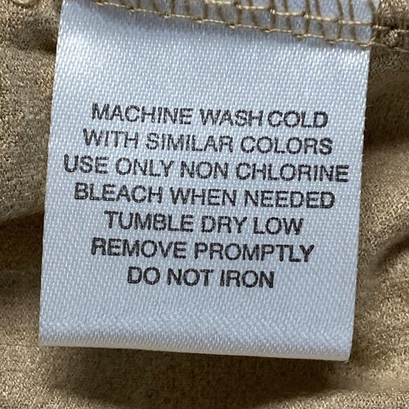 Sleeveless Suede‎ Lace-Up Top With Grommet Detail - Picture 8 of 10